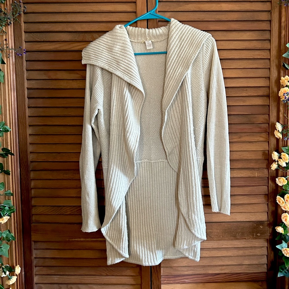 Chico’s Cream Long Sleeve Cardigan sz 0